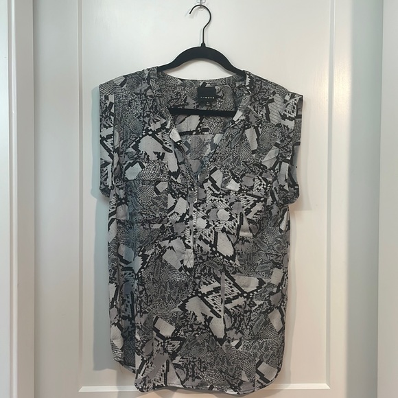 Nordstrom Trouvé Snakeskin Top - Picture 2 of 5
